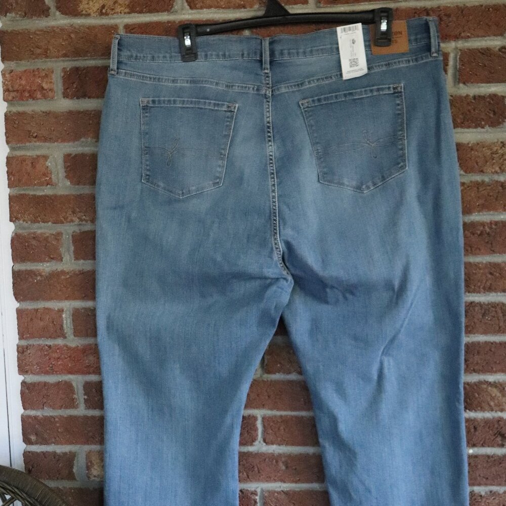 Denizen Jeans * Size 24 * NWT * High Rise Straight * Ladies / Womens